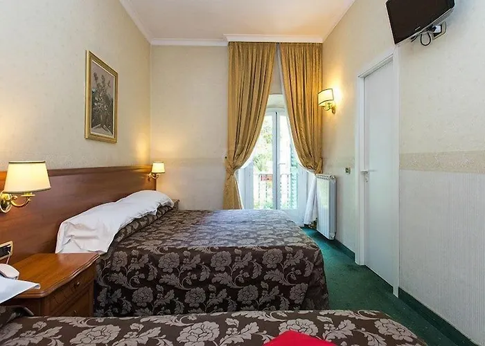 Otel Astoria Garden 3*