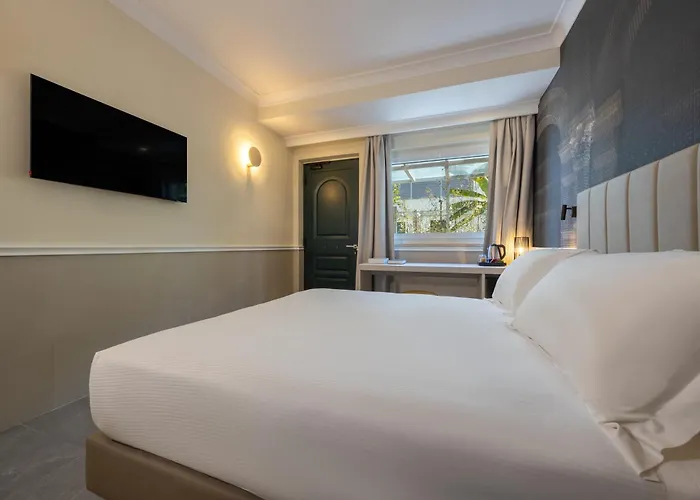 Astoria Garden Hotel