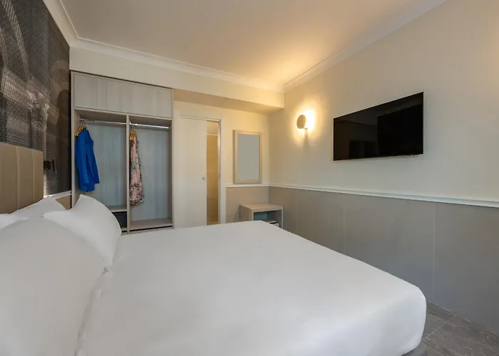 Astoria Garden Otel 3*