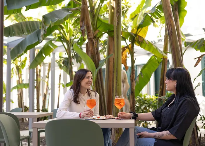Hotel Astoria Garden 3*