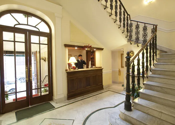 Astoria Garden Otel 3*